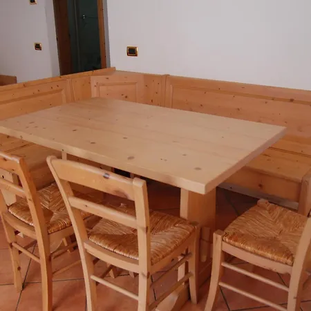 Cesa Sot Bosch アパート カナツェーイ